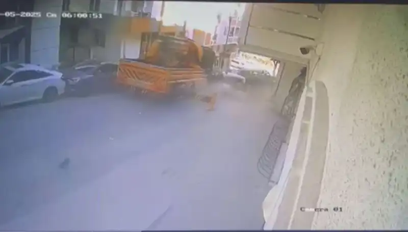 Kontrolden Çıkan Vinç 23 Araca Çarparak Durmayı Başardı!