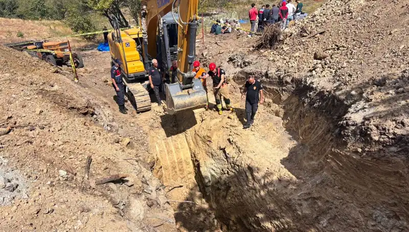 Manisa’da Havuz Kazısında Toprak Kayması: İki Can Gitti, Yangın Söndürme Ekipleri Seferber Oldu