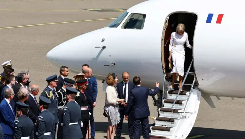 Eşi Brigitte Macron'un Elini Bırakan Gizemli Olayın Perde Arkası