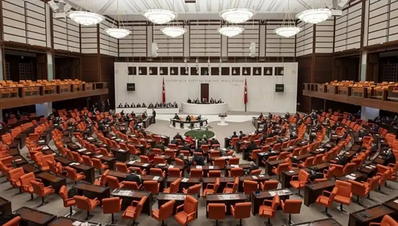 Meclis'te Gıda Zehirlenmesi İddialarına Yanıt: İdare Amiri Hasan Turan'dan Açıklama