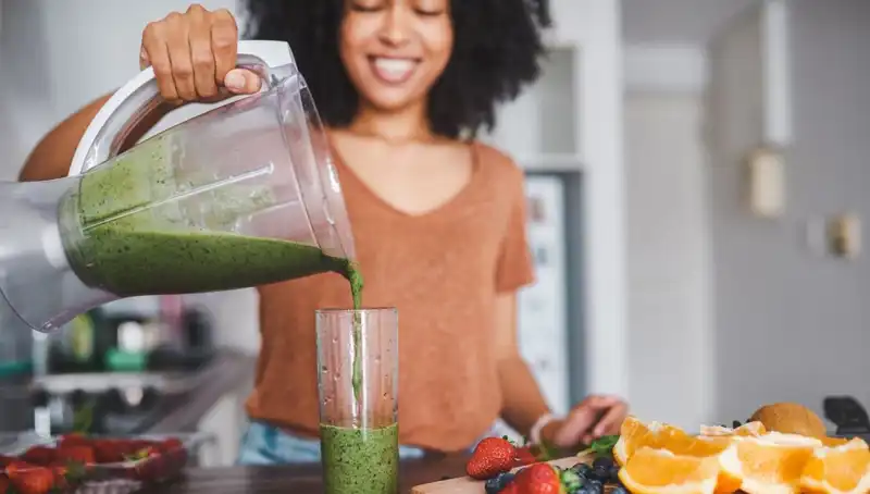 Smoothie ve Meyve Suyunun Sağlık Üzerindeki Etkileri: Hangisi Seçilmeli?
