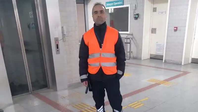 Trende Sigara İçtiği İçin Uyarılan Adamın Dehşet Verici Hamlesi