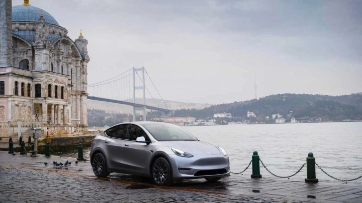 Tesla Model Y, Uzun Bir Aradan Sonra Türkiye’de Zamlandı