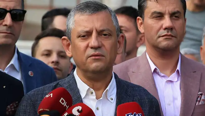 Özgür Özel: "Sandığı Ortadan Kaldırmak İstiyorlar" Açıklamasıyla Siyasi Gündeme Damga Vurdu