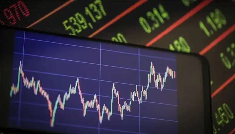 Yatırımcılar, Teknoloji Hisselerine Akın Ediyor: Piyasalarda Ne Oluyor?