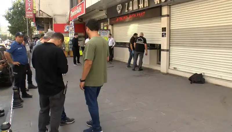 Güpegündüz Cadde Ortasında Kuyumcu Soygunu: Gözü dönmüş hırsızlar yakayı ele verdi!