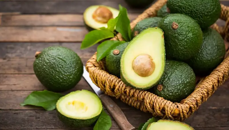 Avokado Tüketimi: Sağlıklı mı, Zararlı mı? Gerçekler ve Efsaneler