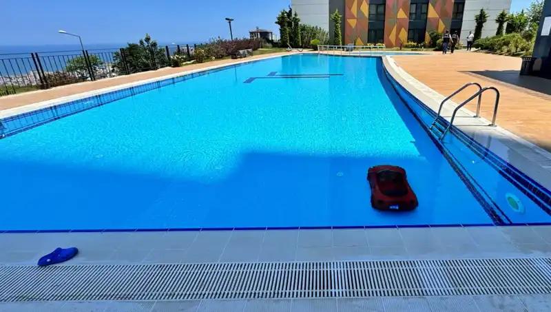 Samsun'da Akülü Araba Faciası: 4 Yaşındaki Çocuk Havuzda Can Tehlikesi Geçirdi