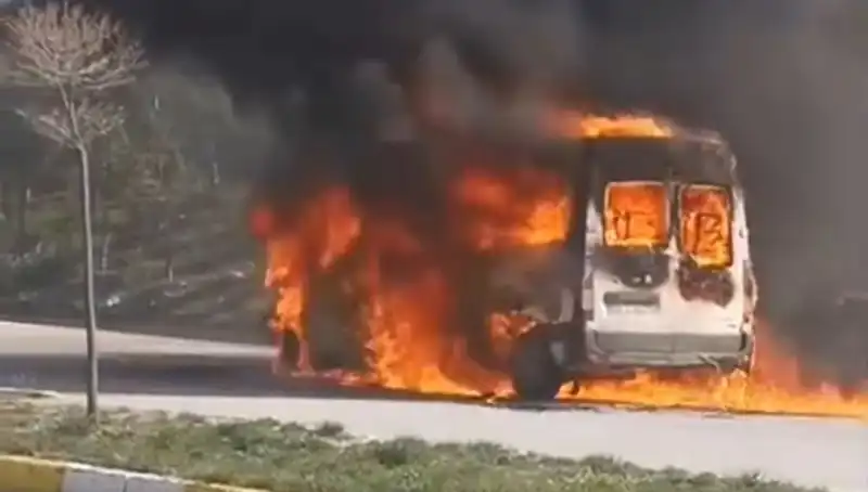 Havalimanı Personel Servisi Alev Alev Yandı: Soru İşaretleri ve Nedenler