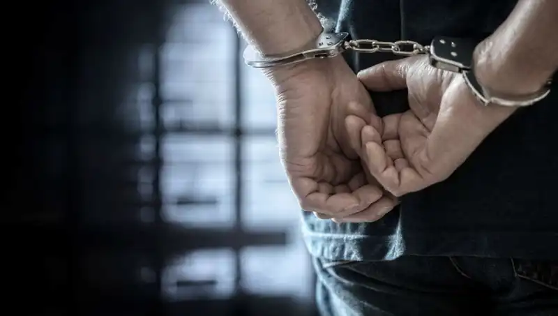 Bıçakla Öldürmeye Müebbet Hapis Cezası: Dava Süreci ve Sonuçları