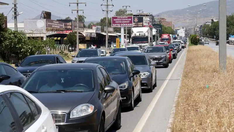 Aydın-Muğla Arasında 60 Kilometrelik Araç Kuyruğu: Nedenleri ve Çözümleri