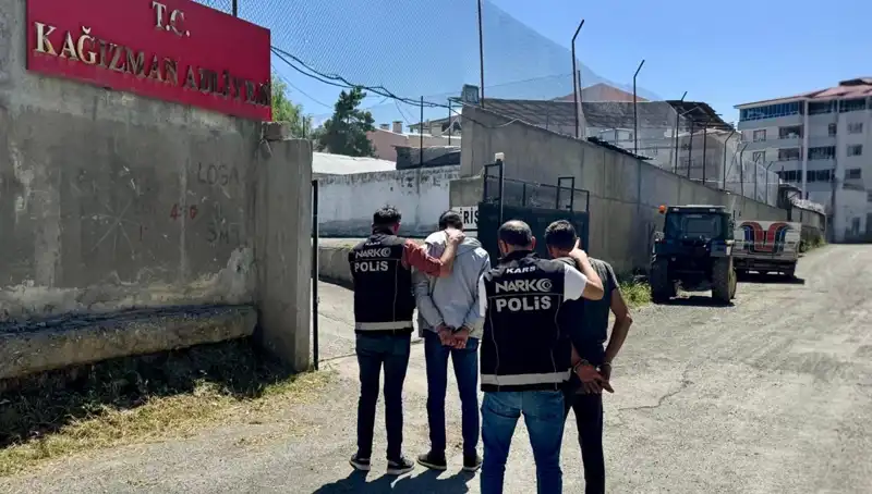 Kars'ta Uyuşturucu Operasyonu: İki Kişi Tutuklandı, Uyuşturucu Ağı Üzerine Gidildi!