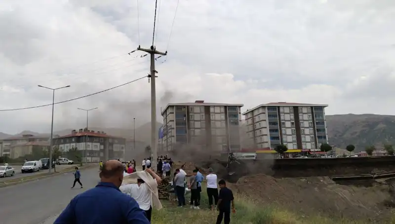 Bitlis'te Doğalgaz Hattında Patlama: Acil Durum ve Kurtarma Çalışmaları