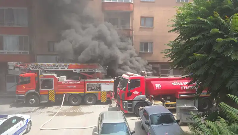 Niğde’de Beyaz Eşya Deposunda Korkutan Yangın: Olay Anı ve Sonrası