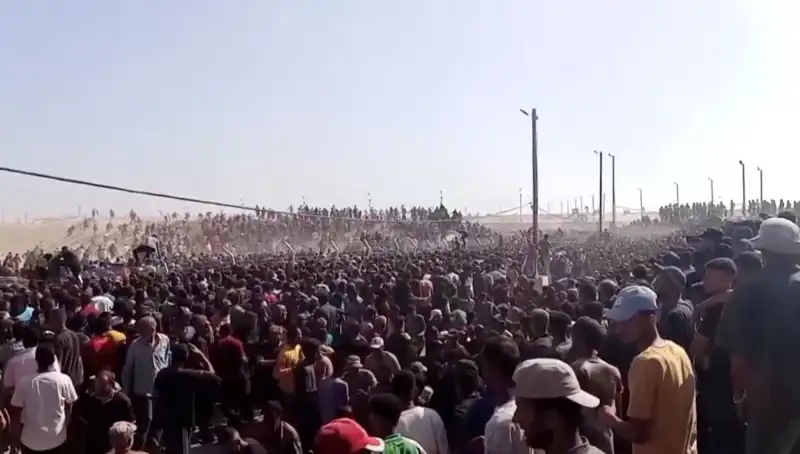 İsrail'in Filistin'e Yönelik Saldırısı: Yardım Bekleyen 30 Hayat Kaybetti