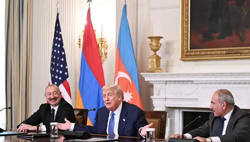 Aliyev, Ermenistan’a Anayasa Çağrısında Bulundu: Zaman Kaybetme Dönemi Sona Ermeli