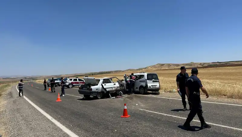 Adıyaman'da Feci Trafik Kazası: Hayatını Kaybedenlerin Detayları Ortaya Çıktı