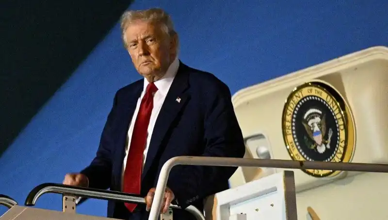 Qatar'ın Lüks Uçağı: Trump'a Sunulan 400 Milyon Dolarlık Jet Görüntülendi