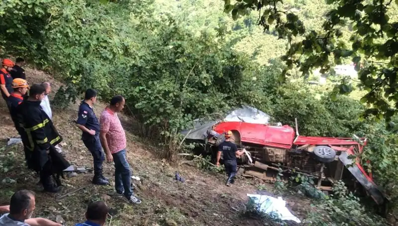 Fındık İşçilerini Taşıyan Araç Şarampole Yuvarlandı: Can Kaybı Var mı?