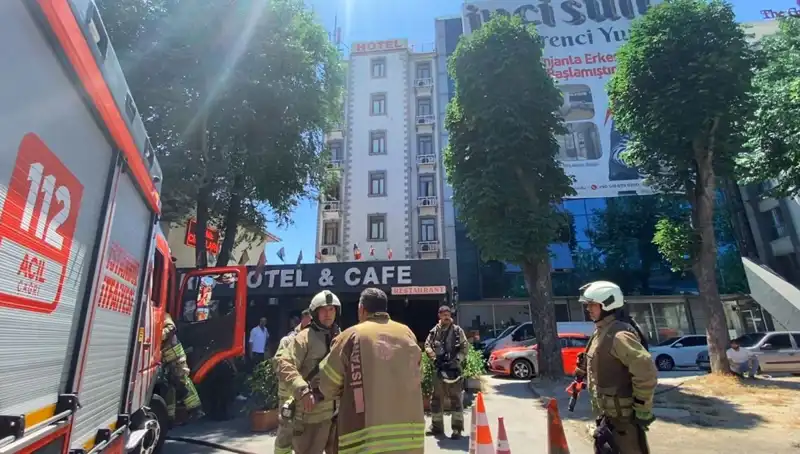Fatih'teki Otel Yemekhane Yangını: Alevler Kısa Sürede Kontrol Altına Alındı