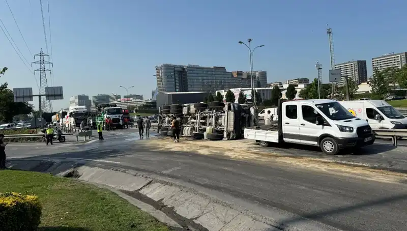 D-100 Yan Yolda Beton Mikseri Devrildi: Olayın Asıl Sebepleri Neler?