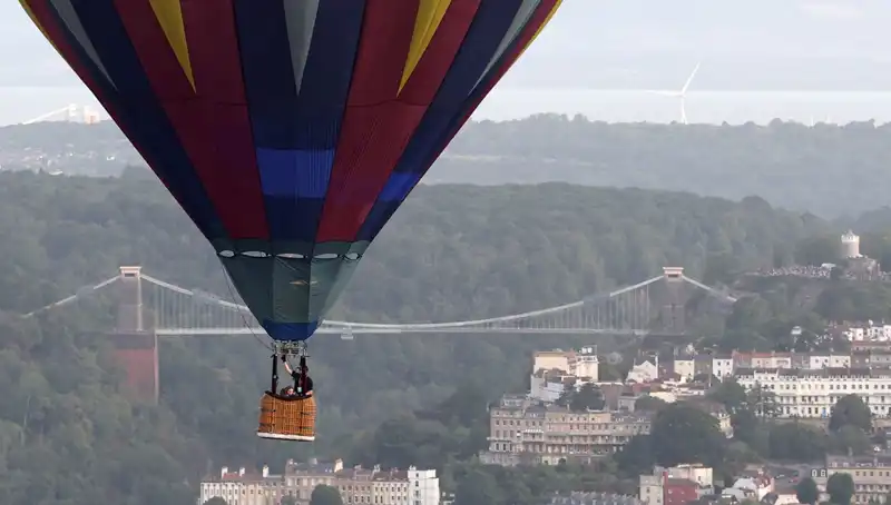 Hollanda'da Sıcak Hava Balonu Kazası: Can Kaybı ve Büyük Yıkım