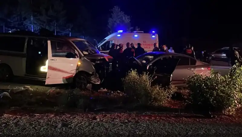 Ters Yön Faciası: Kafa Kafaya Çarpışma Sonucu Can Kaybı ve Yaralılar Var