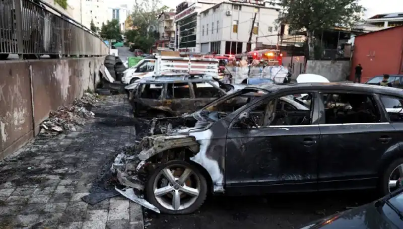Sanayide Tamir İçin Bekleyen Araçlarda Korkunç Yangın: Neler Yaşandı?