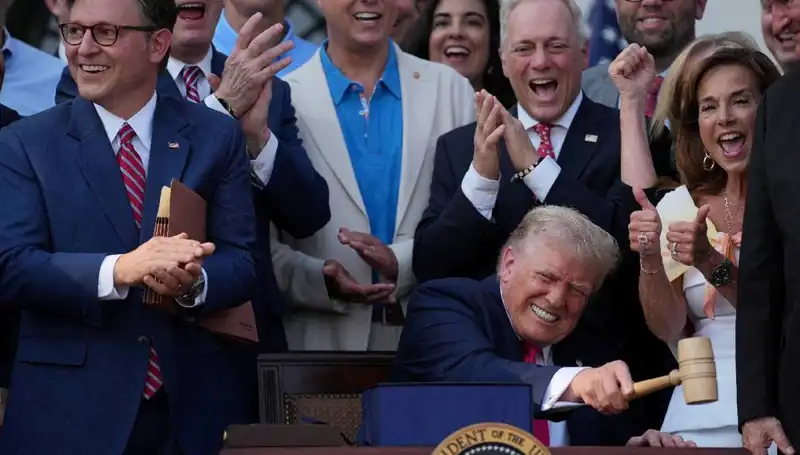 Trump, Dini Özgürlükleri Güçlendiren Yeni Yasa Tasarısını İmzaladı