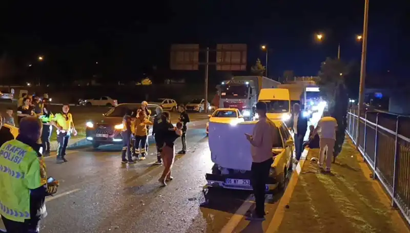 Otoyolda Geri Dönüş Yaptı: İkisi Çocuk Dört Yaralıyla Sonuçlandı