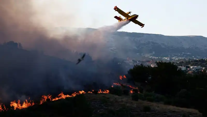 Sakız Adası’ndaki Yangın Kontrol Altına Alındı, Tatilcileri Rahatlattı!
