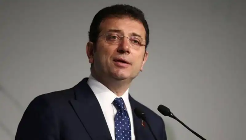 Ekrem İmamoğlu'nun Diploma Davasında İlk Duruşma: Gözler Mahkeme Salonundaydı