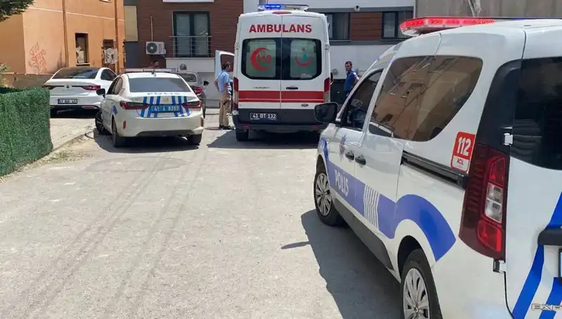 Bıçaklı Kavgada İki Kardeş ve Bir Polis Yaralandı: Detaylar Ortaya Çıktı