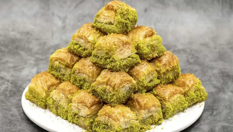 Baklavadan Çıkan Bakteri Fırtınası: Uzmanlardan Korkutan Uyarılar!