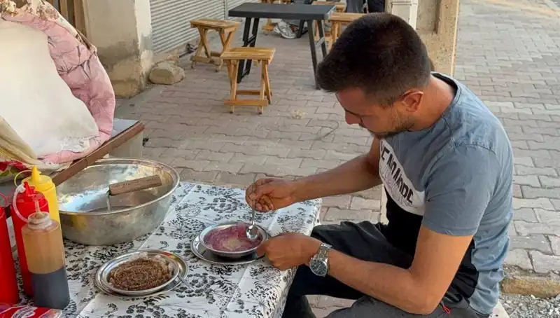 Toros Dağları'nın Zirvesinden Toplanıp Satılan Lezzet: 50 TL'lik Tabak