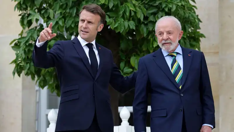 Macron, İsrail'e Yönelik Somut Önlemleri Değerlendiriyor
