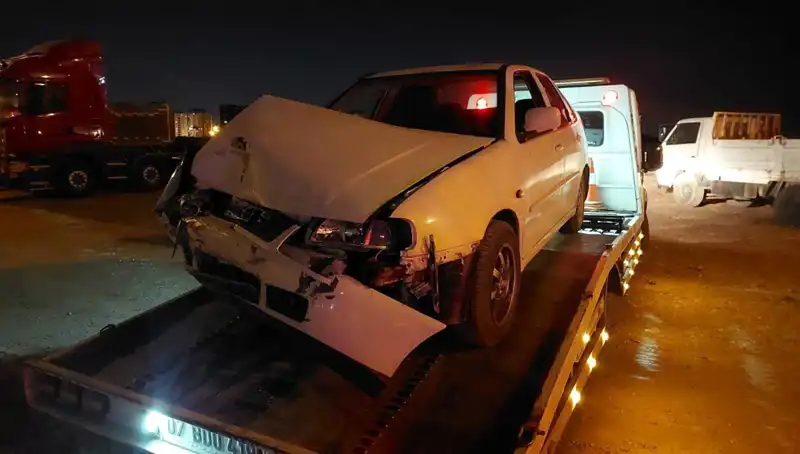 Kamyonet ile Otomobil Çarpıştı: Trafik Kazasında Bir Kişi Yaralandı