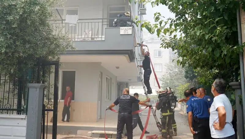 Arkadaş kavgası büyük bir yangına dönüştü: Üç daire kül oldu
