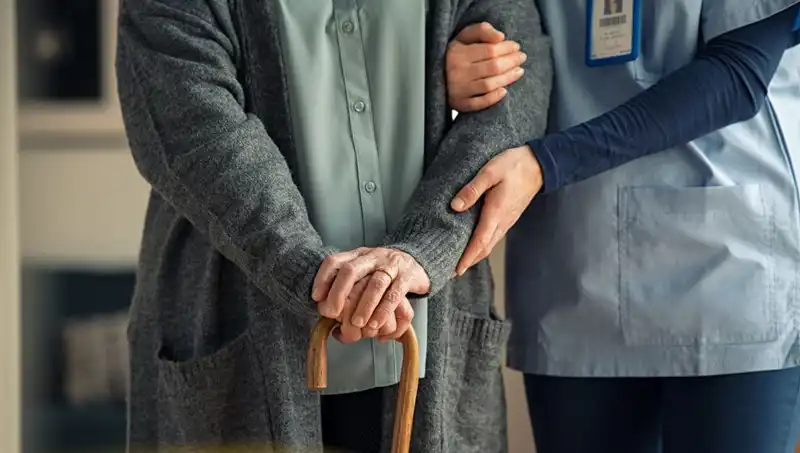 Dünyanın En Yaşlı Doktoru: 102 Yaşında Uzun Yaşam Sırları