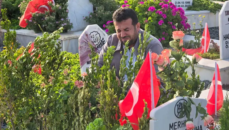 Deprem Şehitliğinde Bayram Coşkusu: Unutulmayan Acılar ve Hatıralar