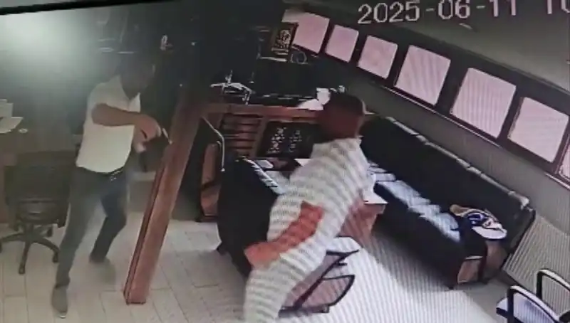 Alacak Verecek Anlaşmazlığı: Kalfa, İş Adamını Hayatından Etti