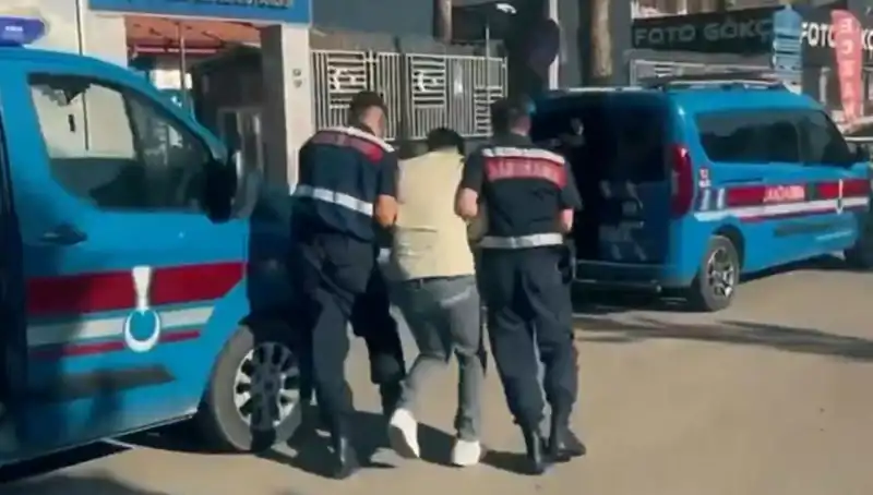 10 İlde Yüzlerce Polisle Gerçekleştirilen Suç Örgütü Operasyonu