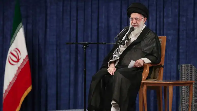 İran Lideri Hamaney'den ABD'ye Sert Mesaj: Uranyum Zenginleştirme Sona Ermiyor