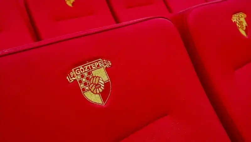 Göztepe, Genç Yıldız Junior Olaitan ile Kadrosunu Güçlendirdi
