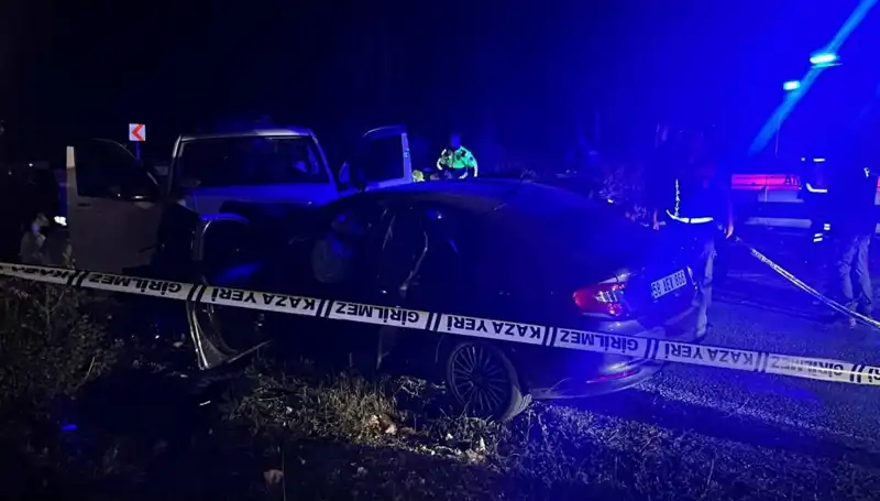 Ters Şeritte Sıçrayan Minibüs Kaza Yaptı: 1 Ölü, 8 Yaralı